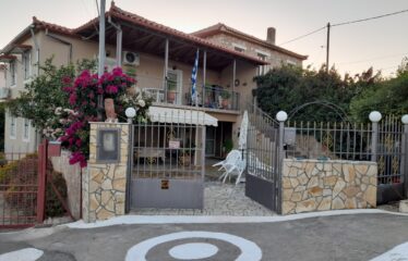 Μαιζονέτα Κλήμα- Τρίκορφο