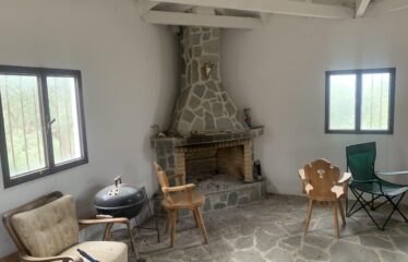 Αγροτεμάχιο με μικρή οικία